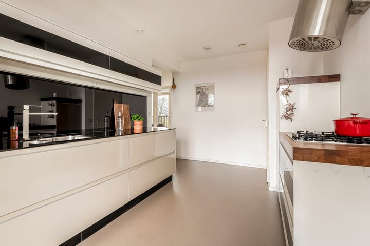 Foto 15 van Prins Bernhardlaan 142-E