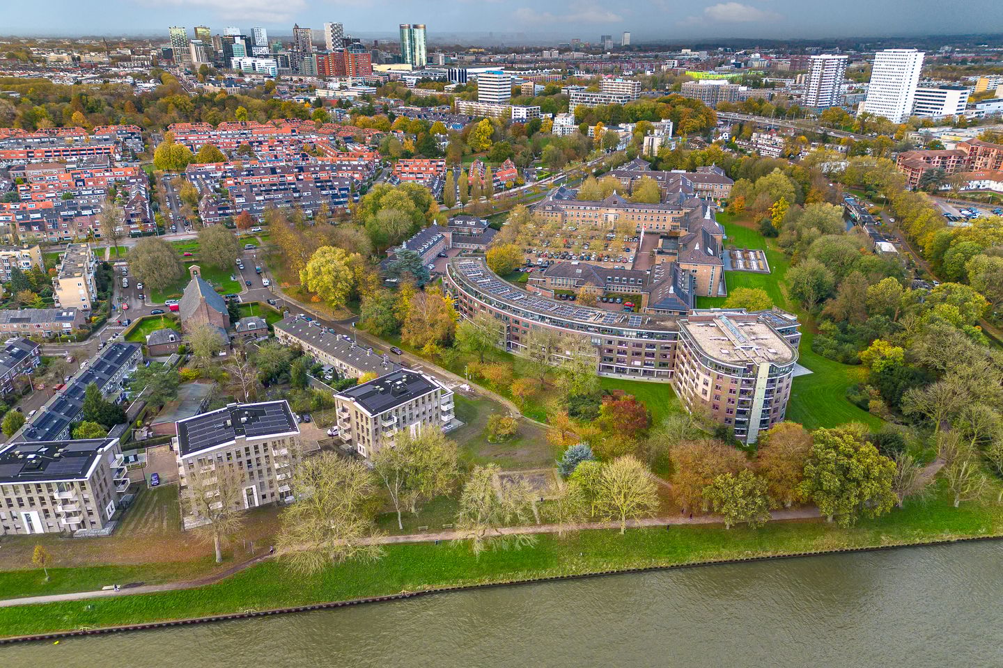 Photo 35 of Hendrika van Tussenbroeklaan 12