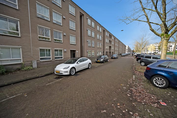 Foto 1 van Brentanostraat 86