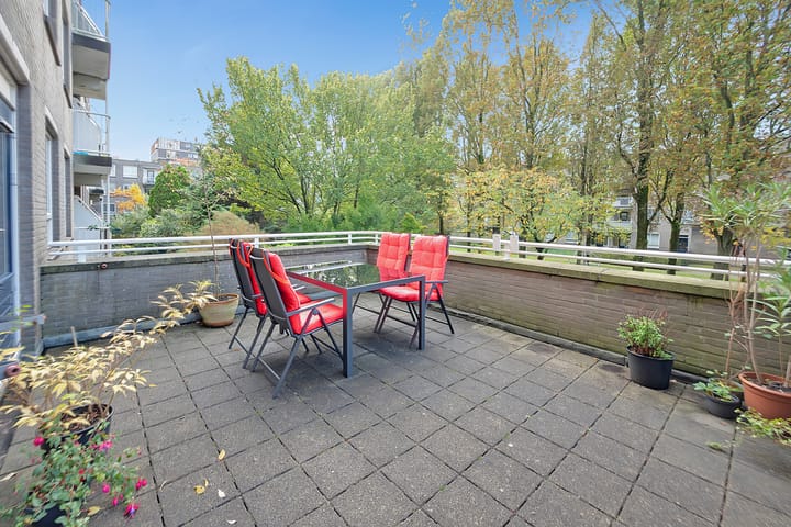 Foto 7 van Brentanostraat 86