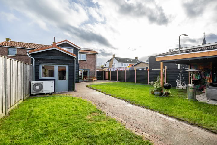 Foto 33 van Kerkstraat 1