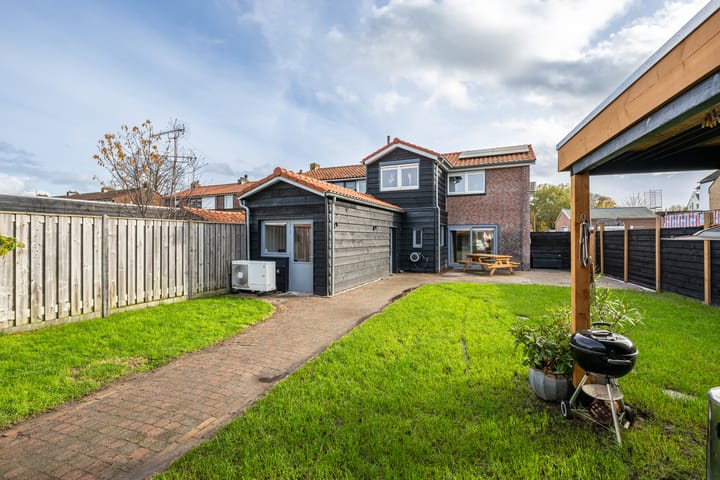 Foto 32 van Kerkstraat 1