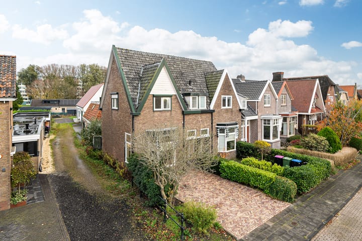 Foto 2 van Mr. P.J. Troelstraweg 156