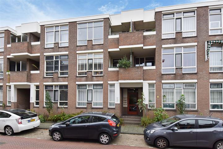 View photo 4 of Meidoornstraat 25