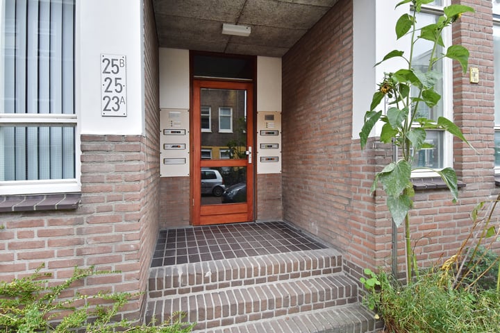 Bekijk foto 34 van Meidoornstraat 25