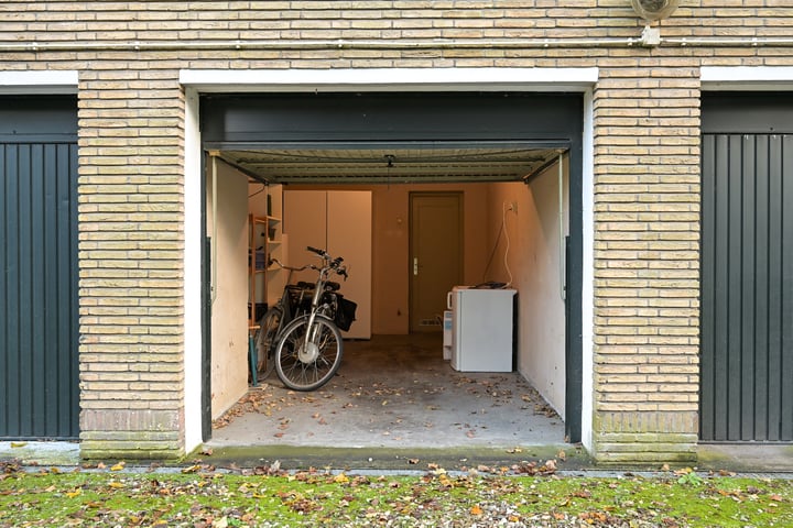 Bekijk foto 50 van Badhuisweg 145