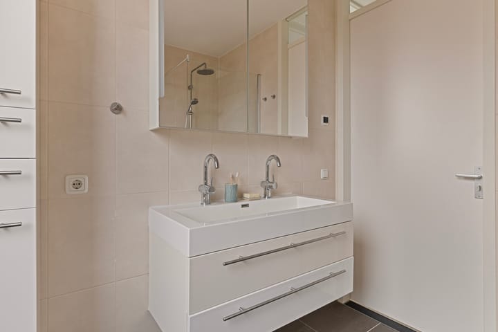 Foto 28 van Ceres 76-F