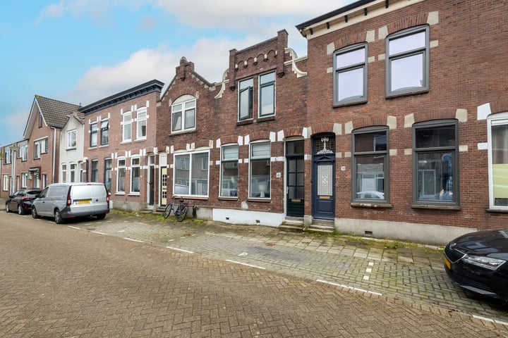 Bekijk foto 1 van P.C. Bothstraat 40