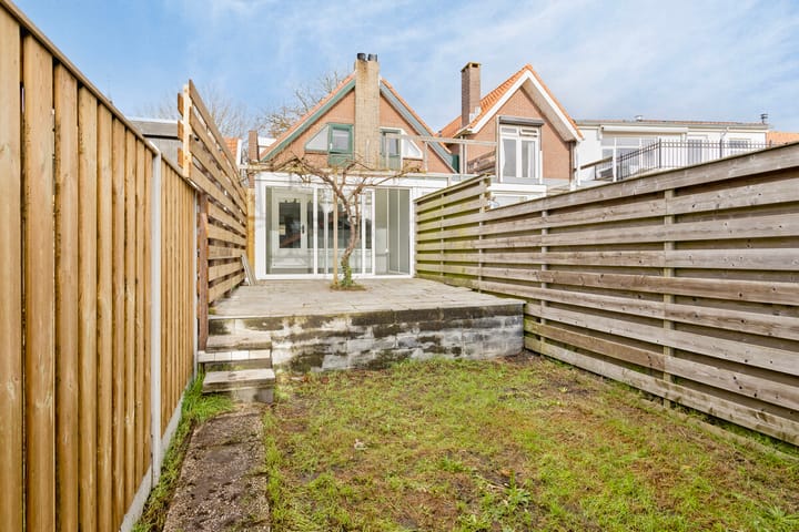 Foto 2 van Dorpsplein 7-B