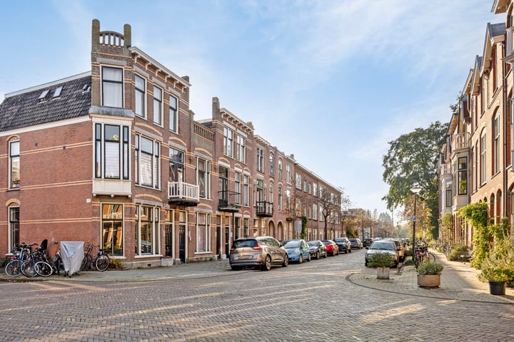 Bekijk foto 36 van Drie Octoberstraat 14