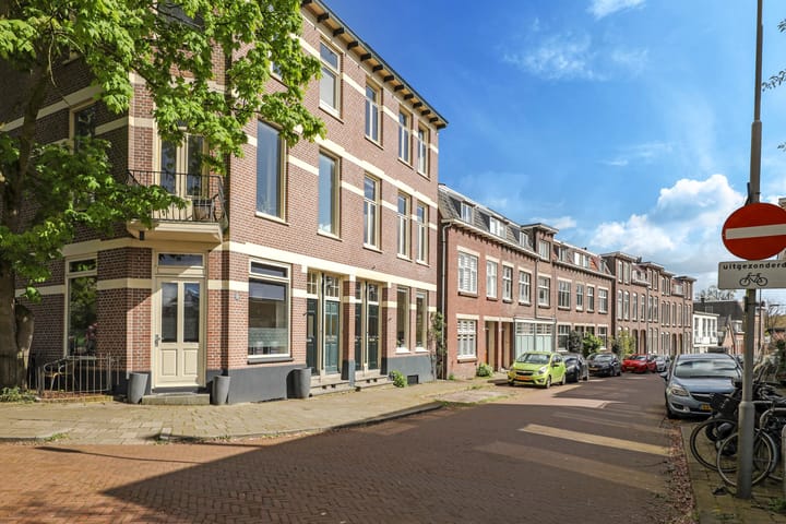 Photo 1 of Van Eckstraat 5