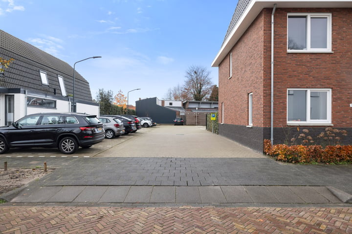 View photo 27 of Van Heeswijkstraat 1-B