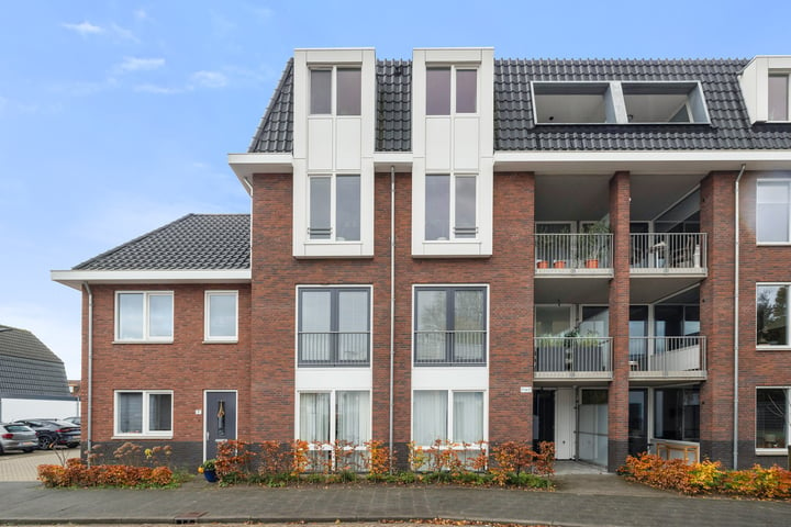 View photo 30 of Van Heeswijkstraat 1-B