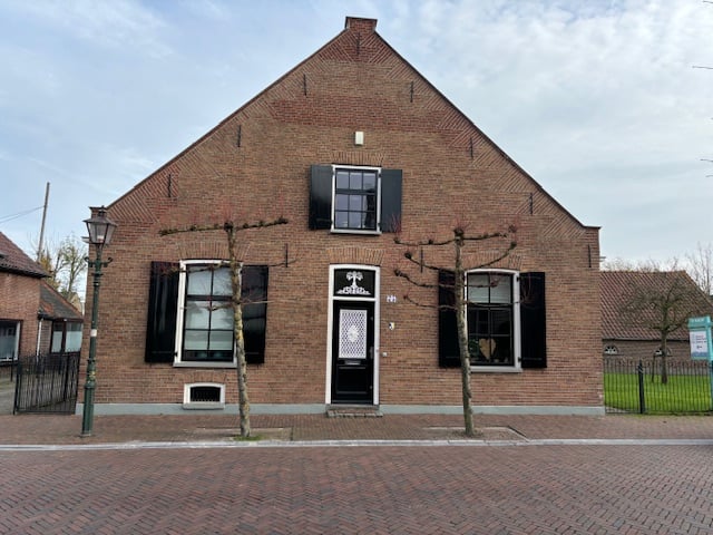 View photo 1 of Dorpsstraat 75