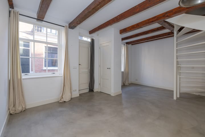 Foto 8 van Middenstraat 60