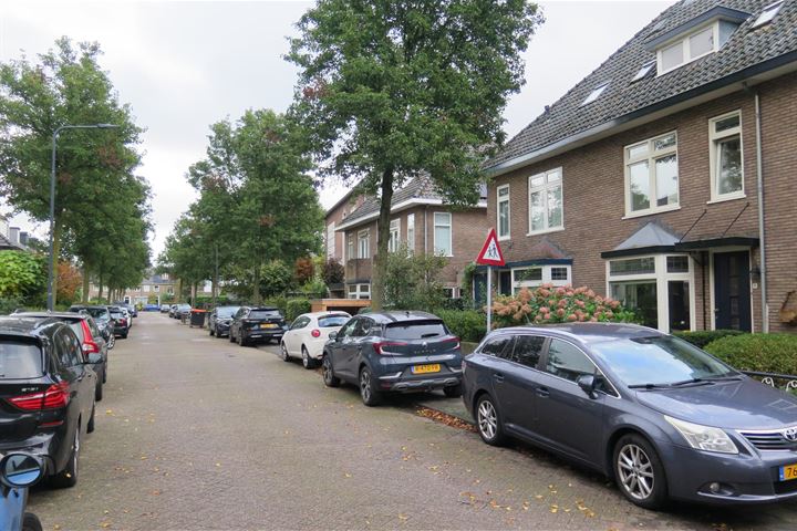 Bekijk foto 23 van van Gaverenlaan 8