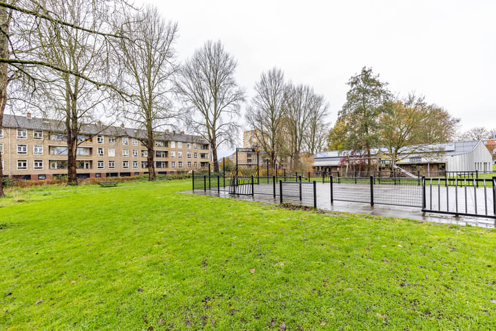 Bekijk foto 30 van Dierenriemstraat 51