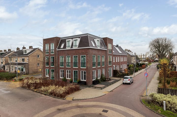 Foto 25 van Bernhardstraat 24