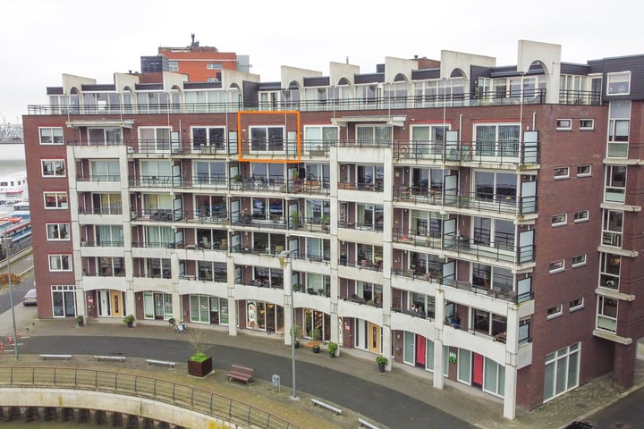 View photo 2 of Maasboulevard 118