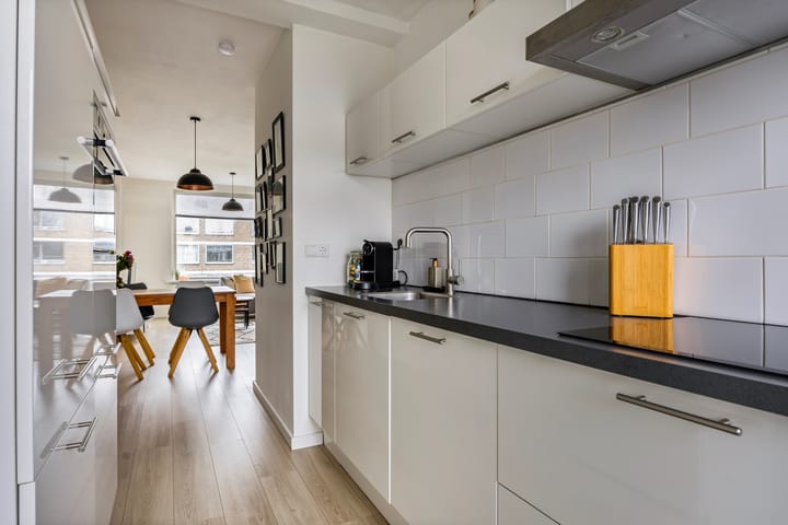 Foto 39 van Debussystraat 15