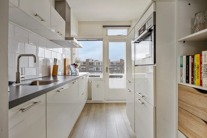 Foto 37 van Debussystraat 15