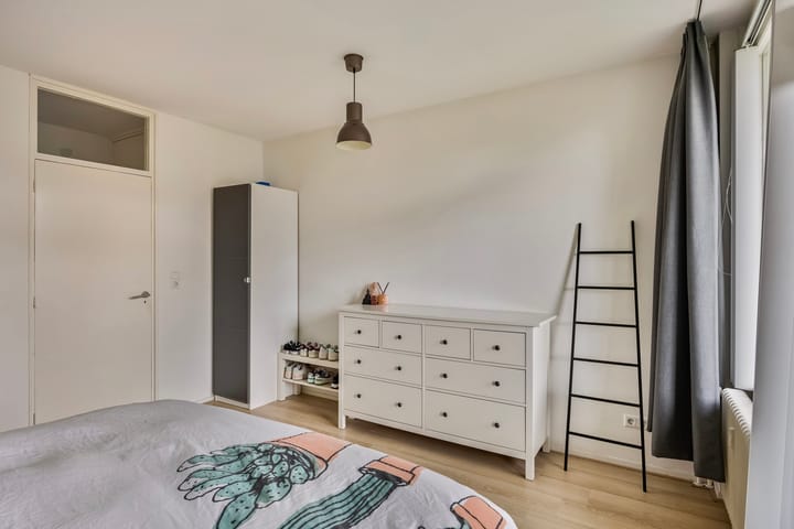 Foto 41 van Debussystraat 15