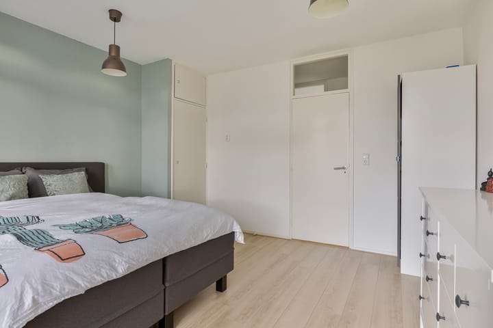 Foto 42 van Debussystraat 15