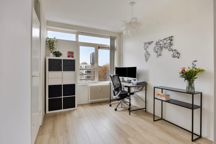 Foto 43 van Debussystraat 15