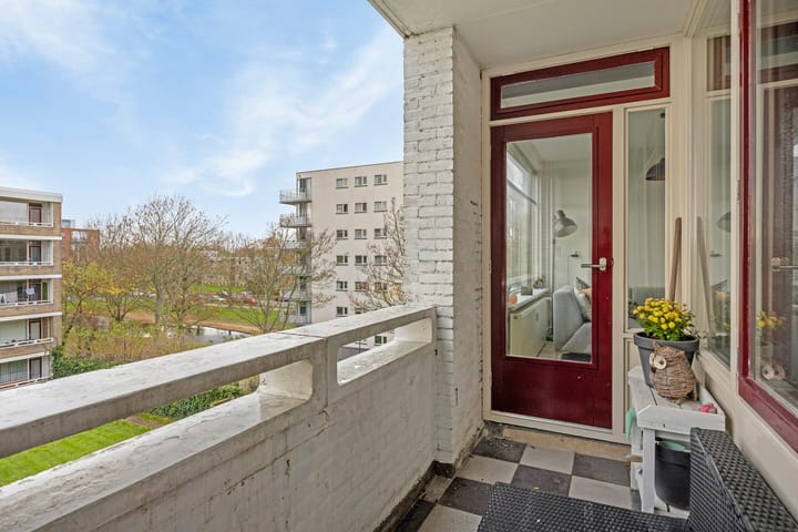 Foto 48 van Debussystraat 15