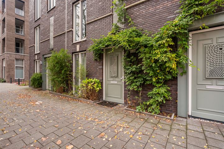 Bekijk foto 3 van Roentgenstraat 89