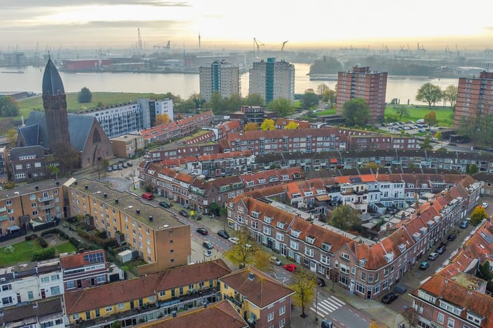 Foto 2 van Nieuwe Maasstraat 104-A