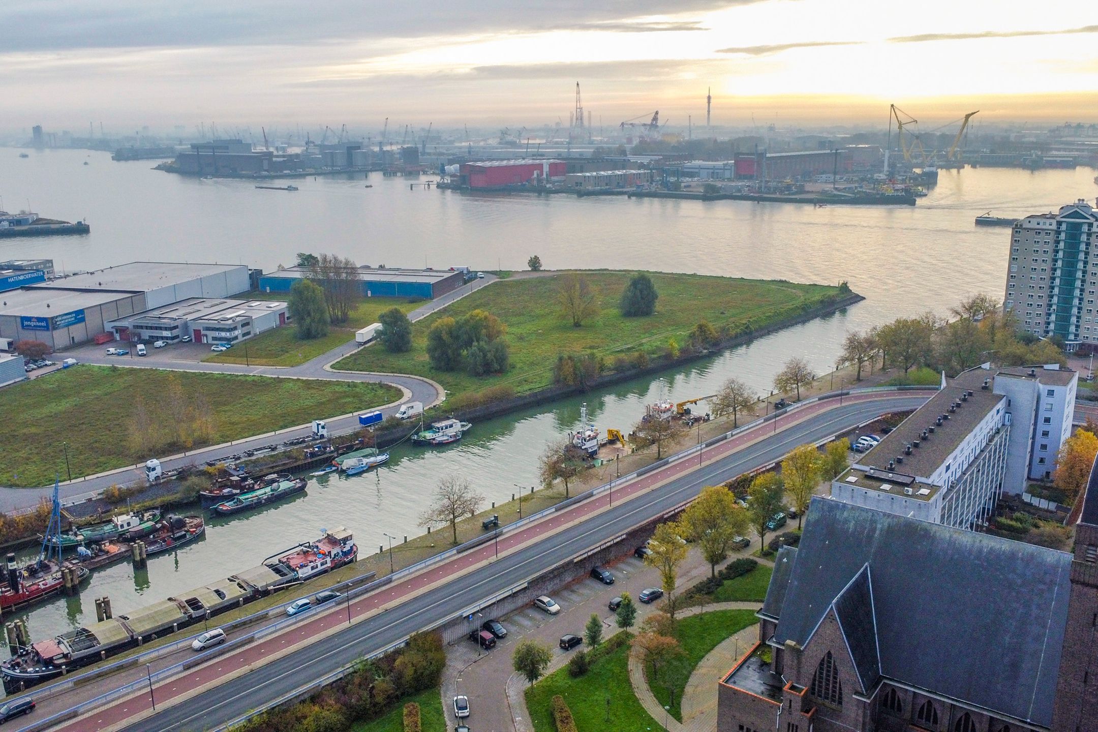 Foto 42 van Nieuwe Maasstraat 104-A