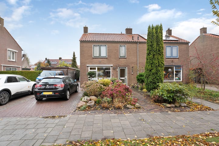 Foto 2 van Burg.van der Grondenstraat 28