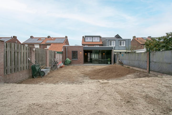 Bekijk foto 30 van Middelstestraat 53