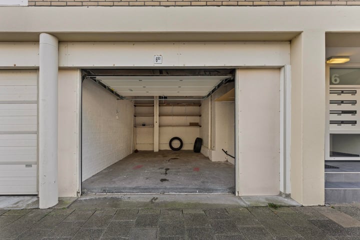 Bekijk foto 23 van de Ruyterstraat 6-F3