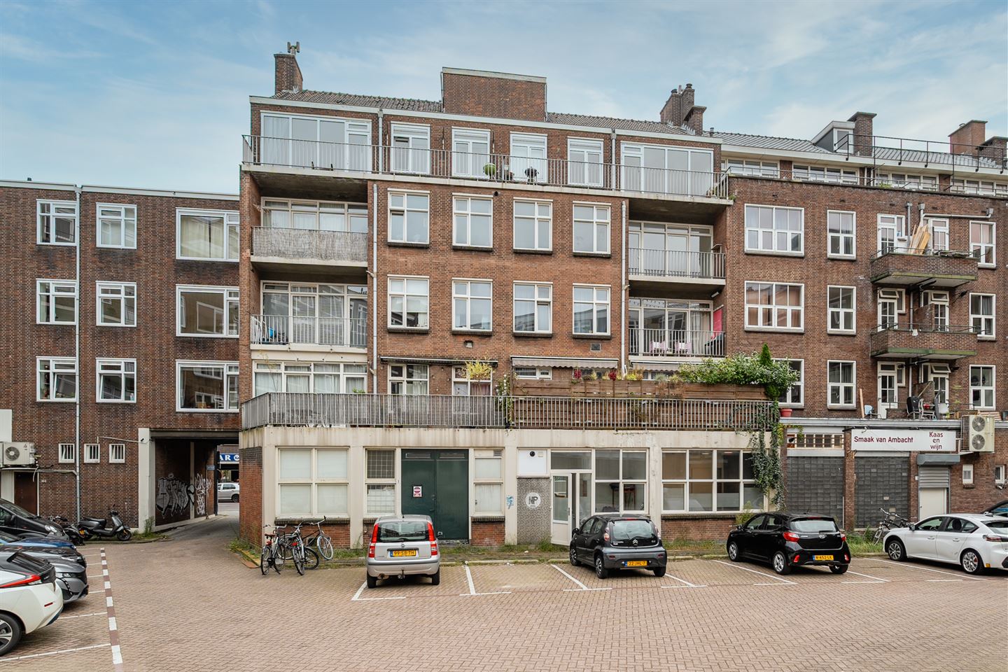 Bekijk foto 2 van Jonker Fransstraat 69-A