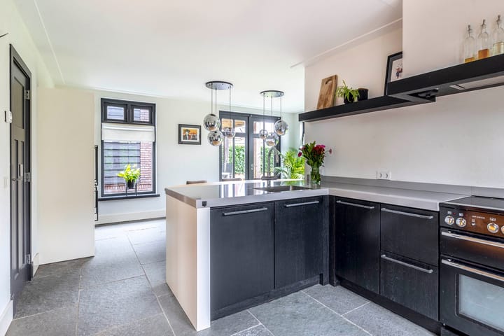 Foto 9 van Van Coothstraat 8