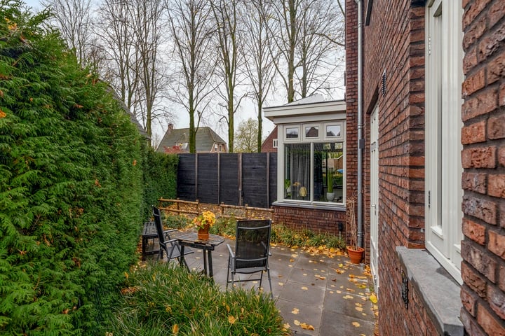 Bekijk foto 32 van Van Coothstraat 8