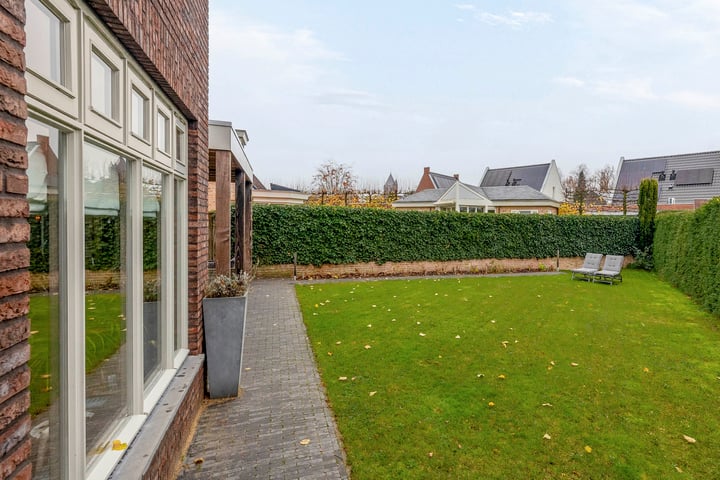 Bekijk foto 34 van Van Coothstraat 8