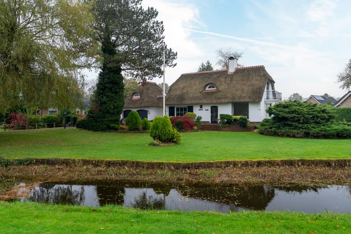 Bekijk foto 4 van van Limburg Stirumweg 13