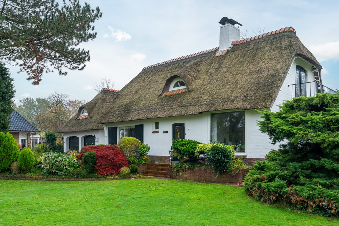 Photo 8 of van Limburg Stirumweg 13