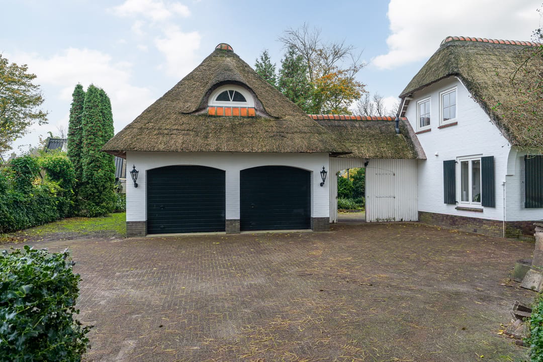 Photo 11 of van Limburg Stirumweg 13