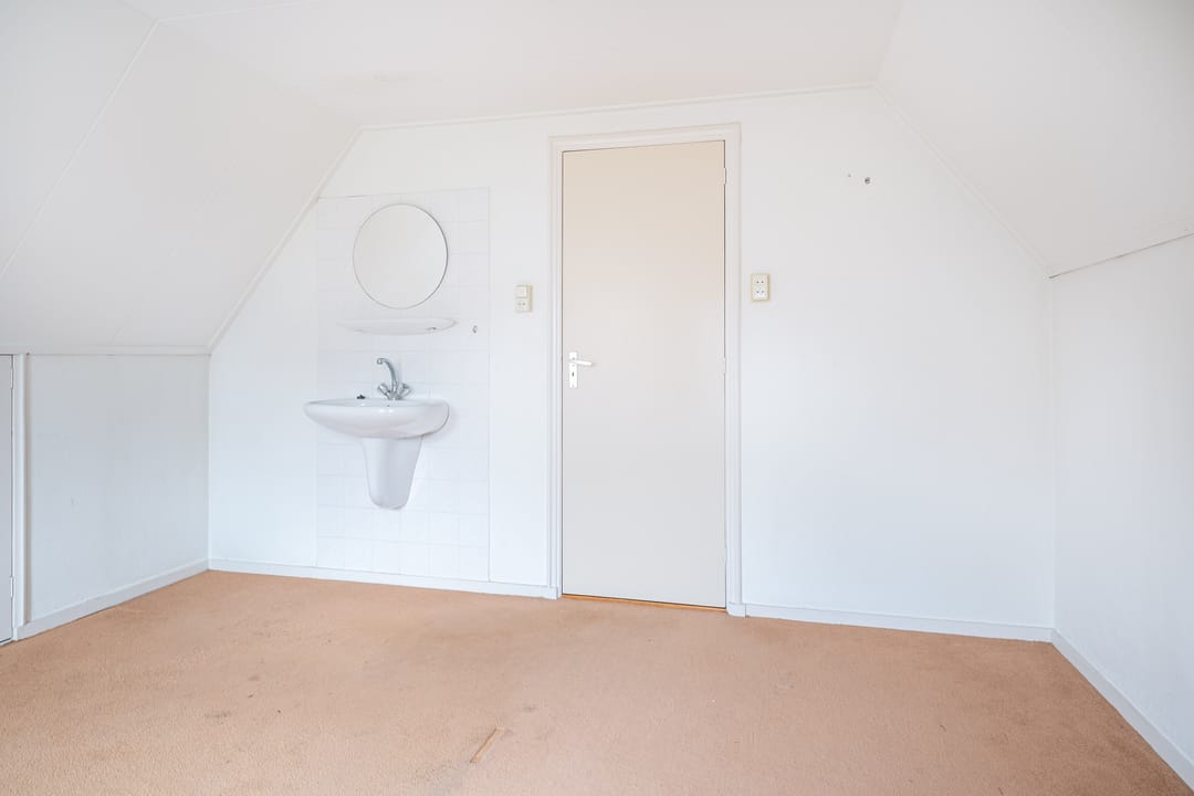 Photo 32 of van Limburg Stirumweg 13