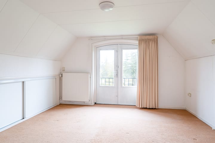 Foto 33 van van Limburg Stirumweg 13