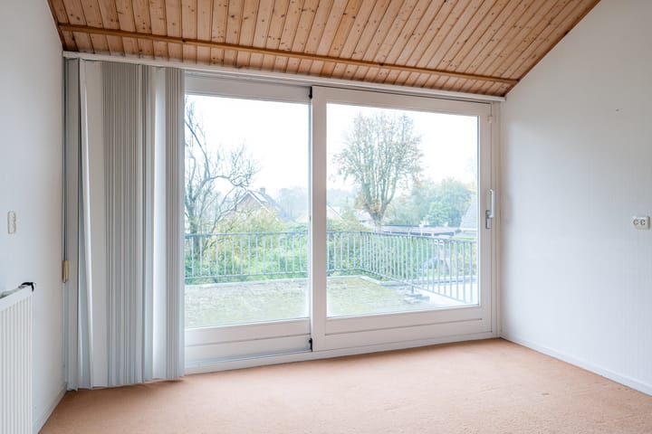 Foto 34 van van Limburg Stirumweg 13