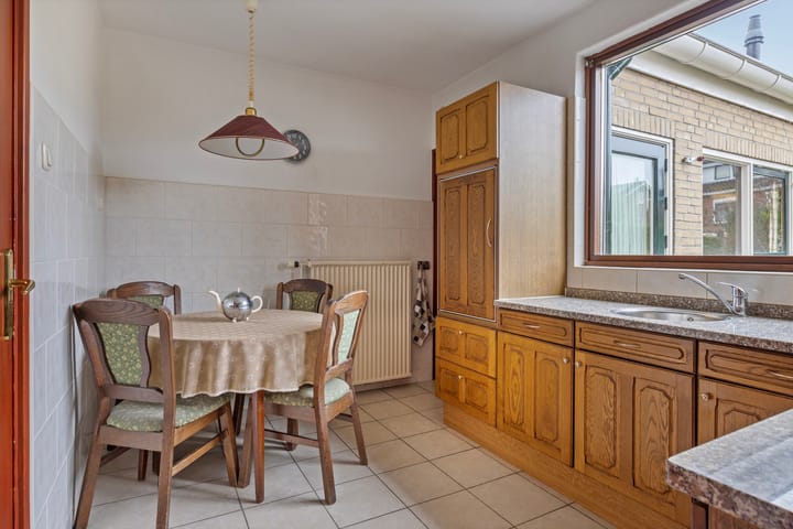 Foto 12 van Burgemeester Wallerstraat 146