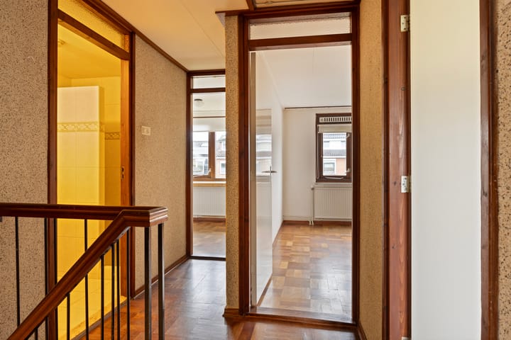 Foto 15 van Burgemeester Wallerstraat 146