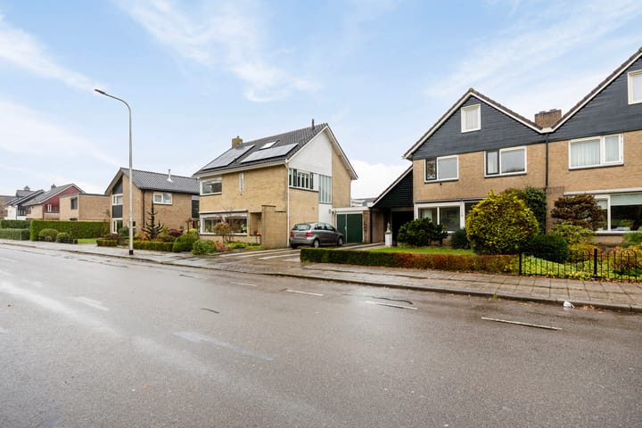 Foto 31 van Burgemeester Wallerstraat 146