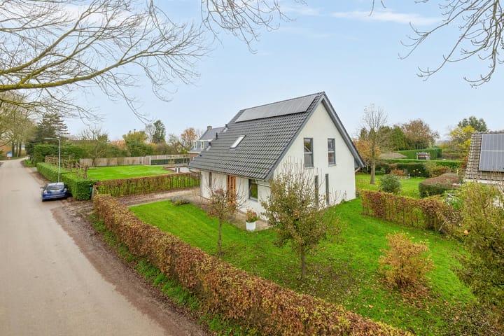 Foto 1 van Luchtenburg 2-A