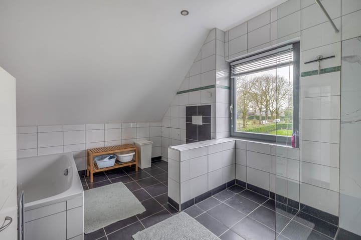 Foto 32 van Luchtenburg 2-A